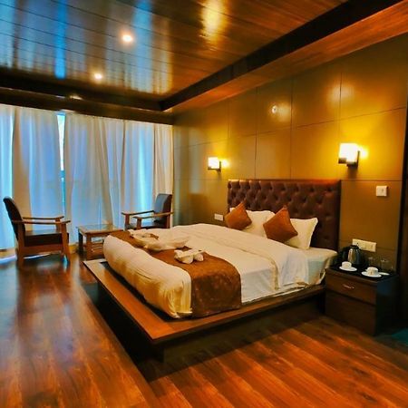 Vista Hill Resort- Centrally Heated & Air Cooled Resort, Manali ภายนอก รูปภาพ
